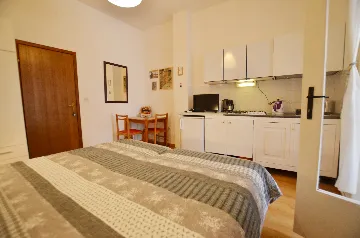 Rovinj Old Town Studio for 2 with Balcony