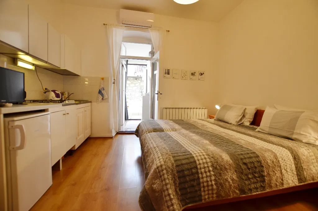 Rovinj Old Town Studio for 2 with Balcony