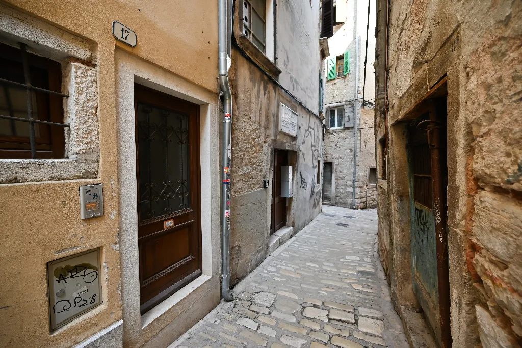 Rovinj 1-Bedroom Apartment with Balcony