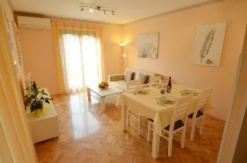 Rovinj Apartment with Balcony and Parking