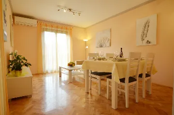Rovinj Apartment with Balcony and Parking