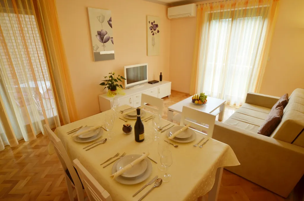 Rovinj Apartment with Balcony and Parking