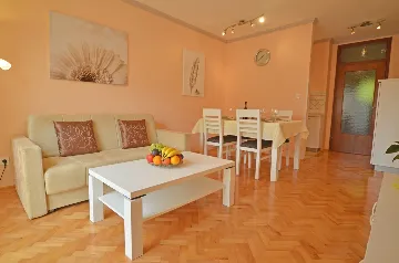 Rovinj Apartment with Balcony and Parking