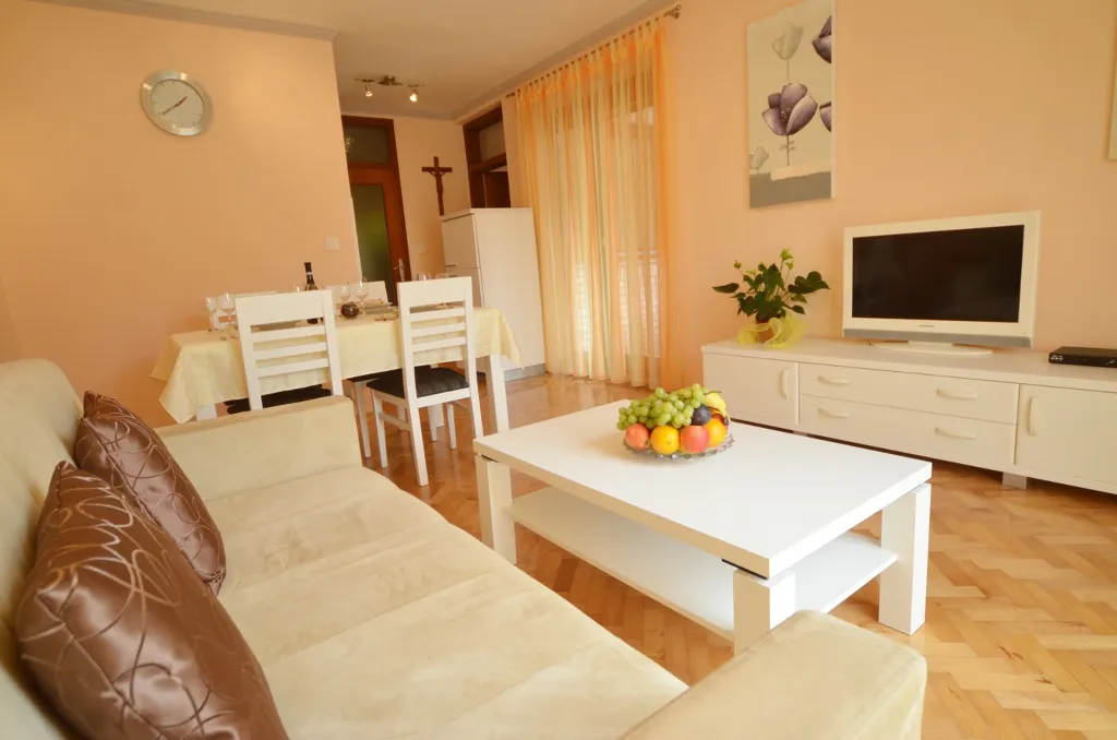 Rovinj Apartment with Balcony and Parking
