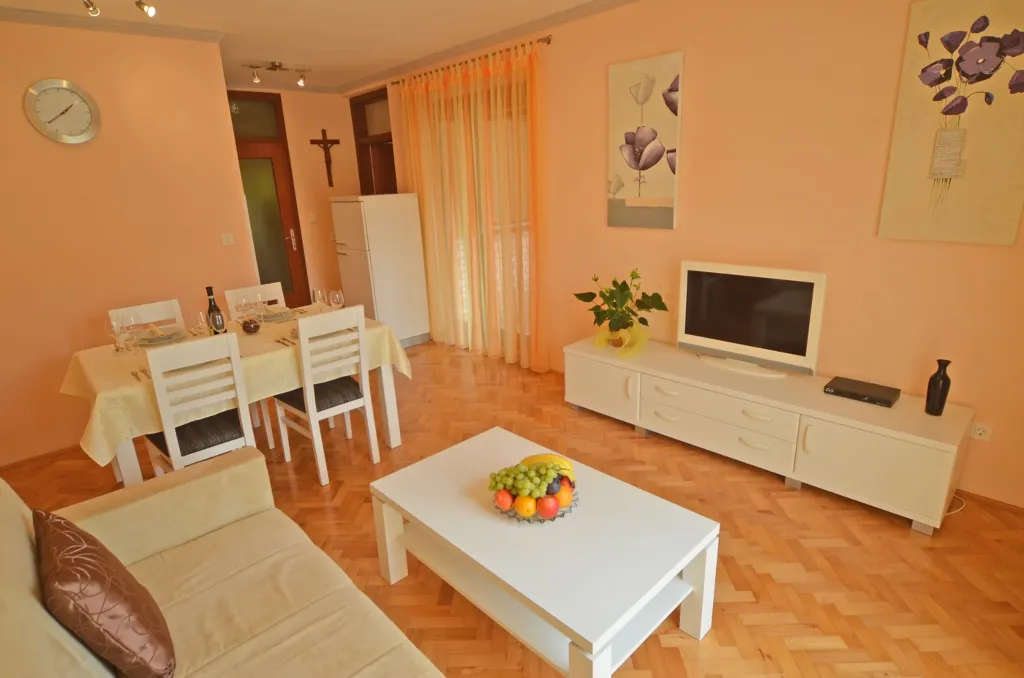 Rovinj Apartment with Balcony and Parking