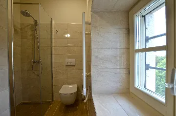 Air-Conditioned Apartment with Shared Pool in Golaš