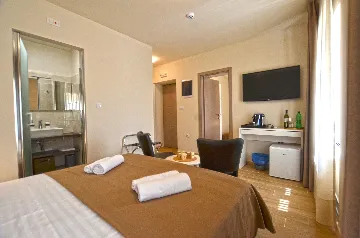 Room in Golaš for up to 3 guests with shared pool