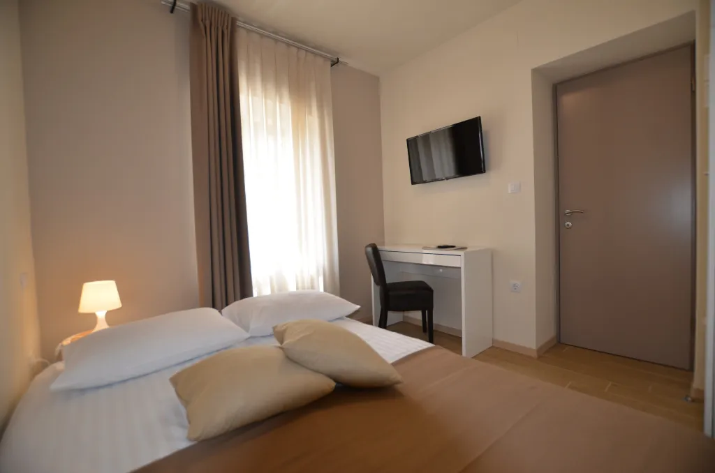 Room in Golaš for up to 3 guests with shared pool