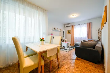 Rovinj 1-Bedroom Apartment for Up to 4