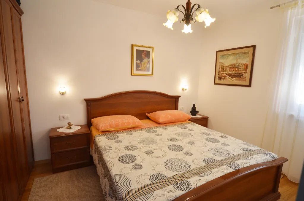 Rovinj 1-Bedroom Apartment with Private Parking