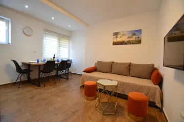 Rovinj 2-Bedroom Apartment for Up to 5