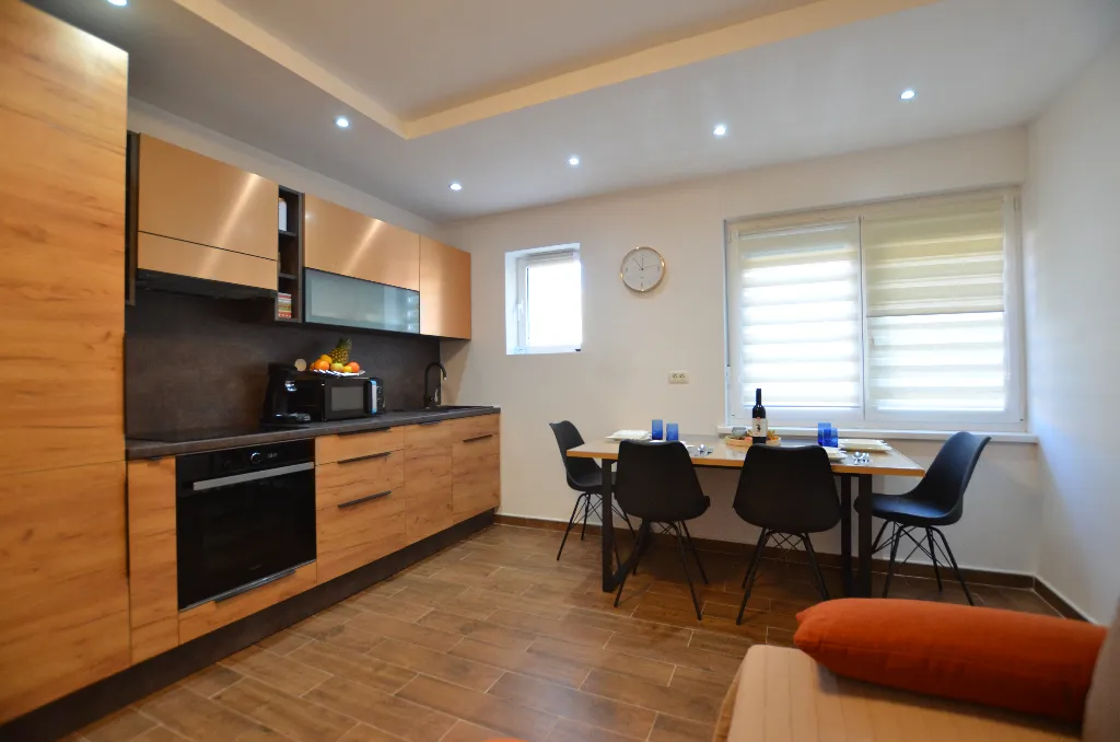 Rovinj 2-Bedroom Apartment for Up to 5