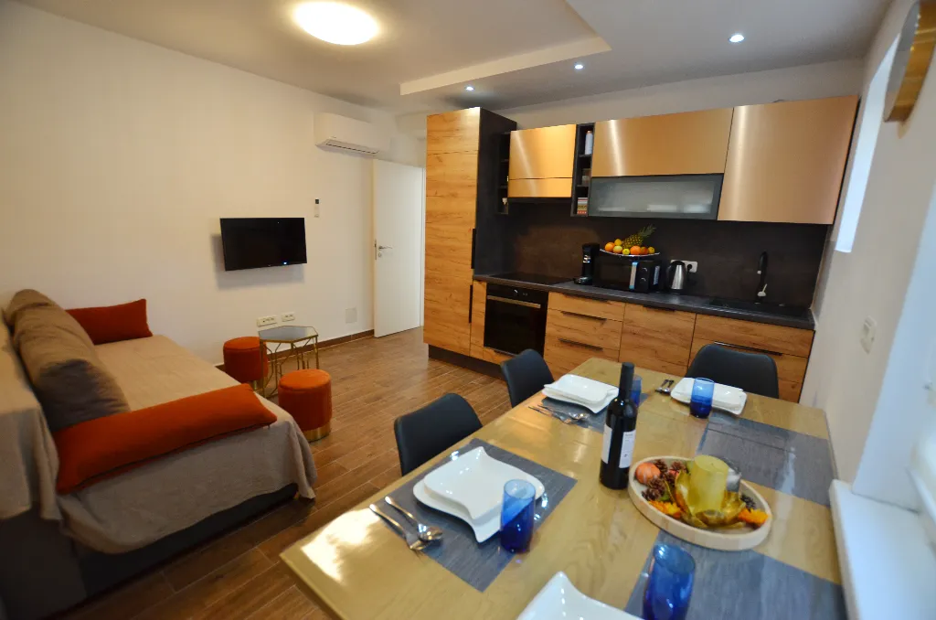 Rovinj 2-Bedroom Apartment for Up to 5