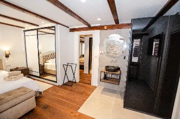 Rovinj 2-Bedroom Apartment for 4 Guests