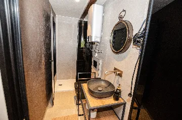 Rovinj 2-Bedroom Apartment for 4 Guests