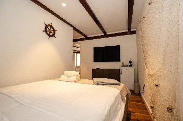 Rovinj 2-Bedroom Apartment for 4 Guests