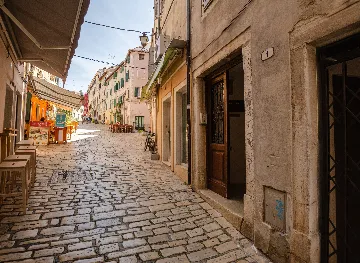 Rovinj 2-Bedroom Apartment for 4 Guests