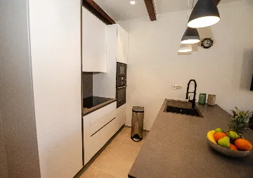 Rovinj 2-Bedroom Apartment for 4 Guests