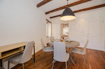 Rovinj 2-Bedroom Apartment for 4 Guests