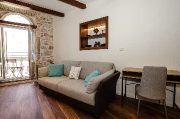 Rovinj 2-Bedroom Apartment for 4 Guests