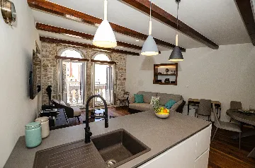 Rovinj 2-Bedroom Apartment for 4 Guests