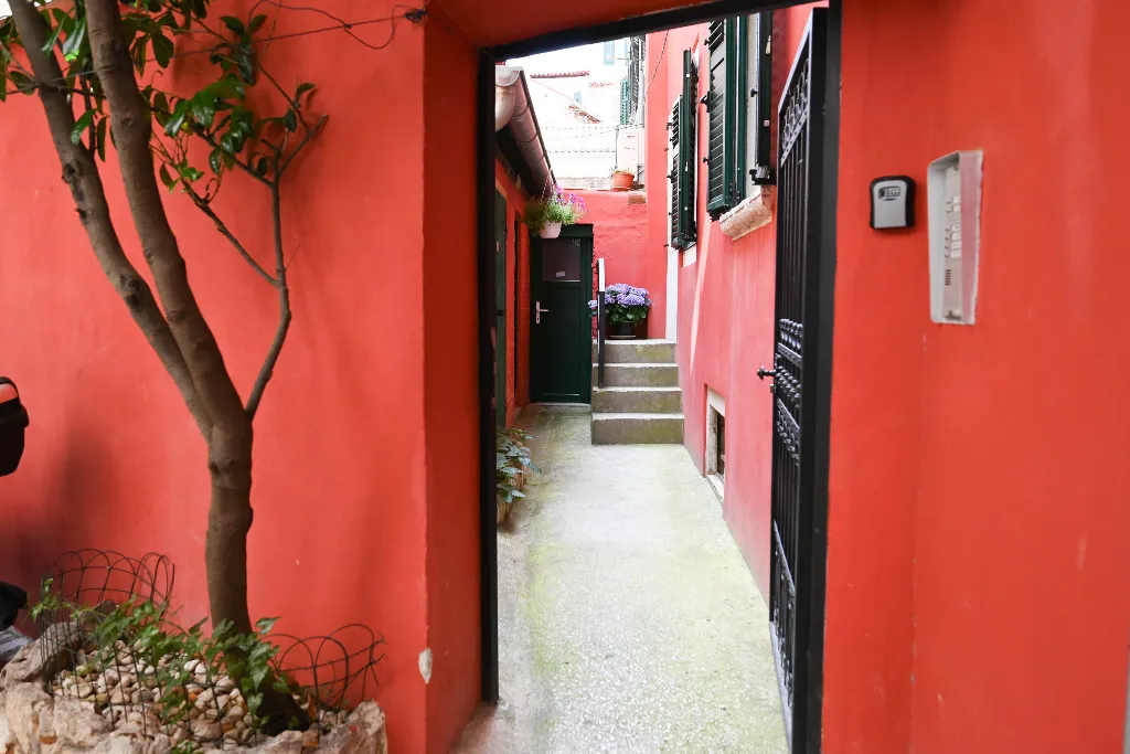 Rovinj Studio Apartment in Pedestrian Area