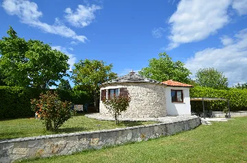 1-Bedroom Apartment in Žminj for Up to 3