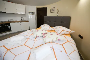 1-Bedroom Apartment in Žminj for Up to 3