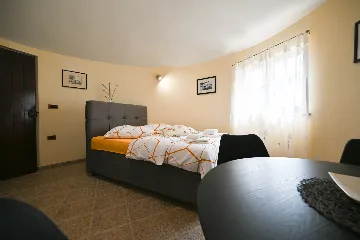 1-Bedroom Apartment in Žminj for Up to 3
