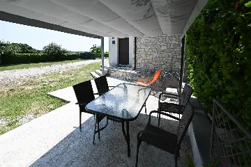 1-Bedroom Apartment in Žminj for Up to 3