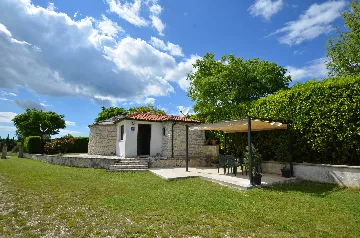 1-Bedroom Apartment in Žminj for Up to 3