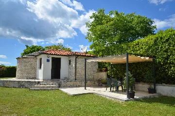 1-Bedroom Apartment in Žminj for Up to 3