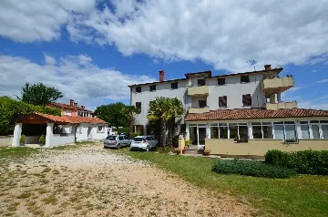 1-Bedroom Apartment in Žminj for Up to 3