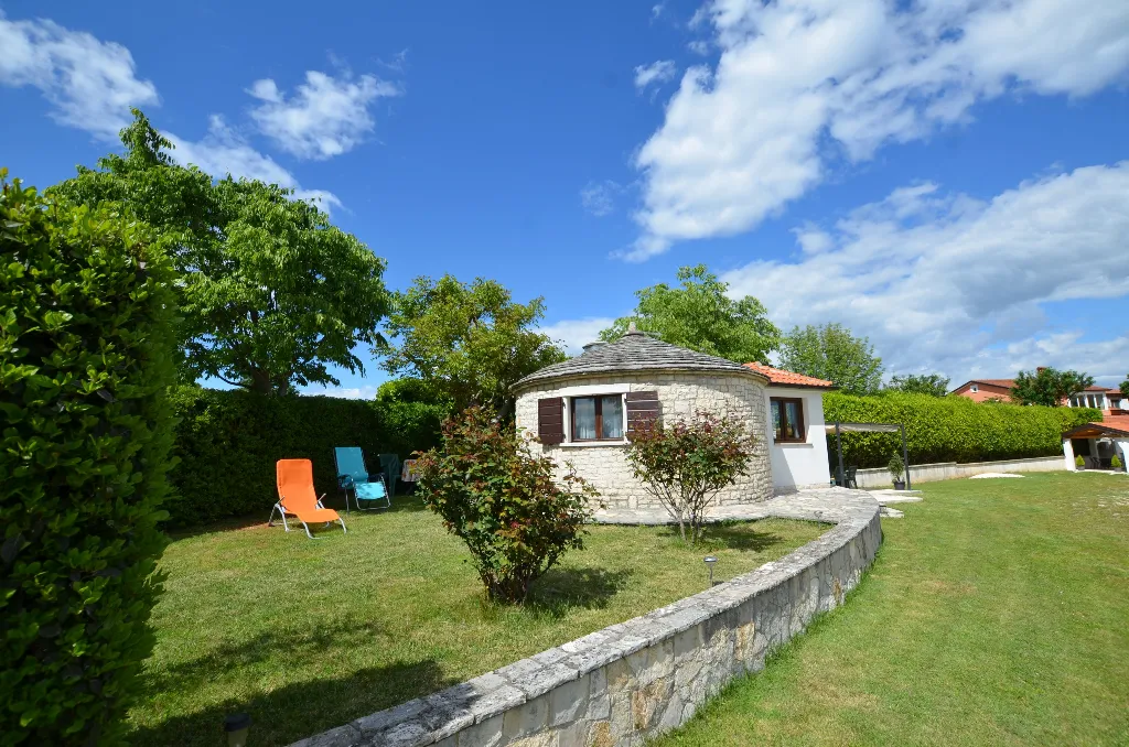 1-Bedroom Apartment in Žminj for Up to 3
