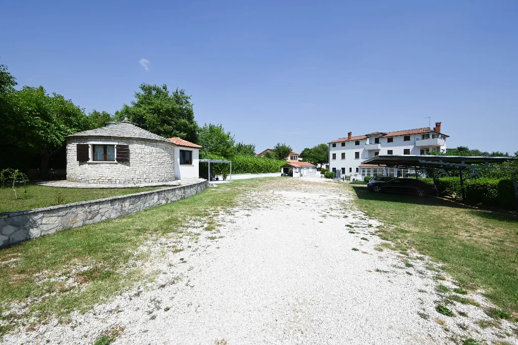 1-Bedroom Apartment in Žminj for Up to 3