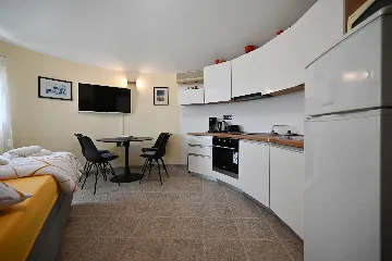 1-Bedroom Apartment in Žminj for Up to 3