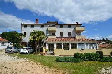 1-Bedroom Apartment in Žminj for Up to 3