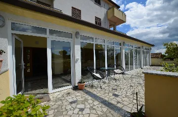 3-Bedroom Apartment in Žminj for Up to 6