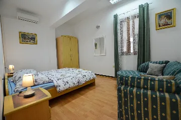 3-Bedroom Apartment in Žminj for Up to 6