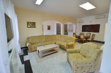 3-Bedroom Apartment in Žminj for Up to 6