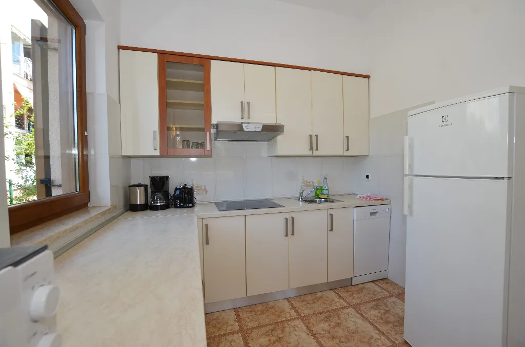 Rovinj 2-Bedroom Apartment for Up to 4 Guests