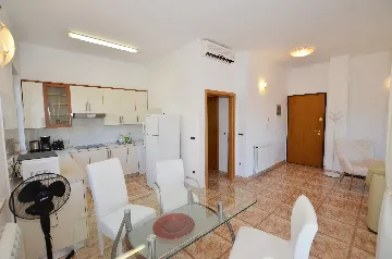 Rovinj 2-Bedroom Apartment for Up to 4 Guests