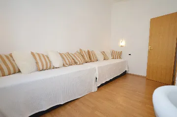 Rovinj 2-Bedroom Apartment for Up to 4 Guests
