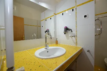 Rovinj 2-Bedroom Apartment for Up to 4 Guests