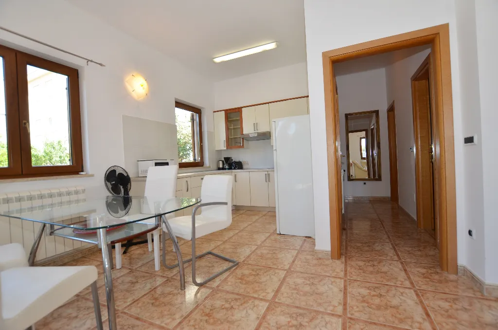 Rovinj 2-Bedroom Apartment for Up to 4 Guests