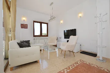 Rovinj 2-Bedroom Apartment for 4 Guests