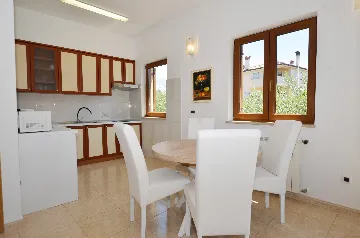 Rovinj 2-Bedroom Apartment for 4 Guests