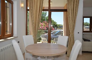 Rovinj 2-Bedroom Apartment for 4 Guests