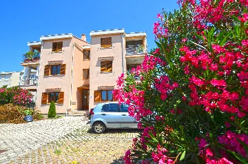 Rovinj 2-Bedroom Apartment for 4 Guests