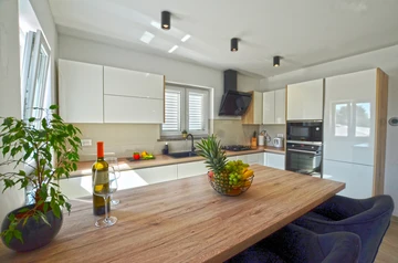 2-Bedroom Apartment in Bale for Up to 4 Guests